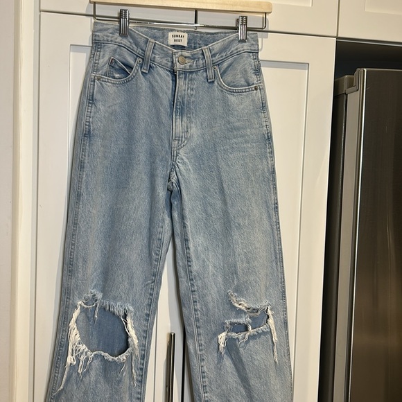 Aritzia Sunday Best High Rise Distressed Light Wash Straight Leg Jeans Size 0 - Picture 13 of 14